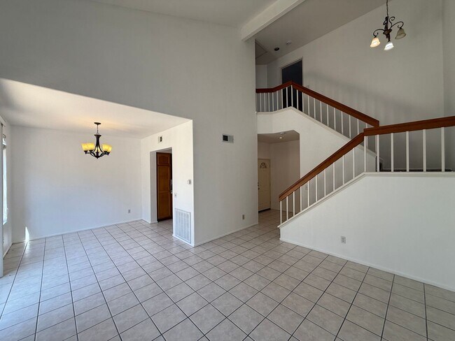 Building Photo - SD: Spacious 2BD/2.5BA Townhome in Sabre Springs with Private Backyard, 2-Car Garage & In-Unit La...