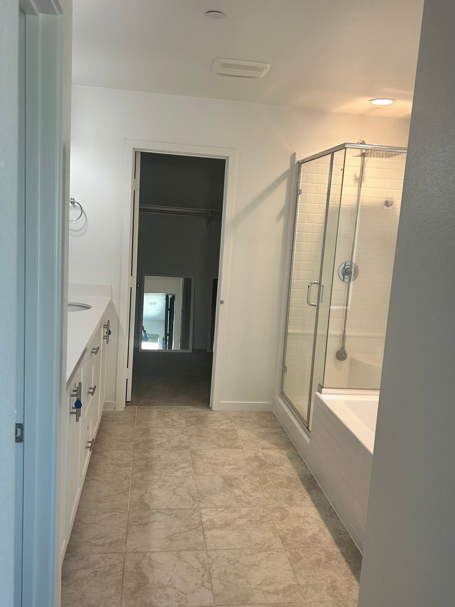 Master bathroom - 36966 Arezzo Ct