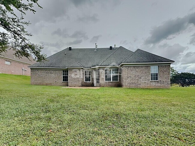 Building Photo - 8981 Oak Grove Blvd