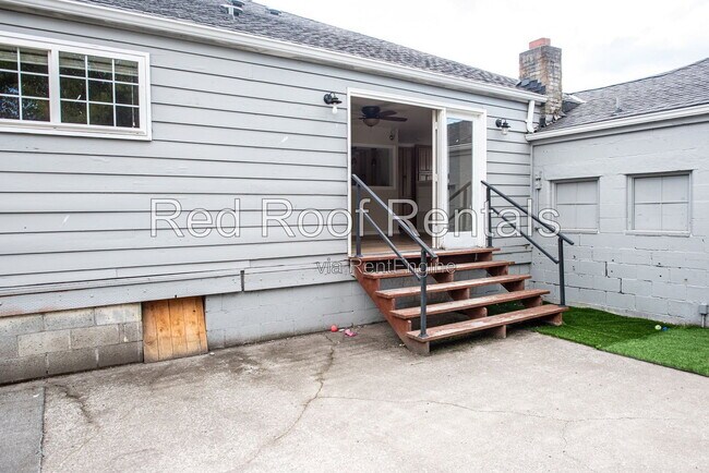 Building Photo - 1523 4th Ave NW