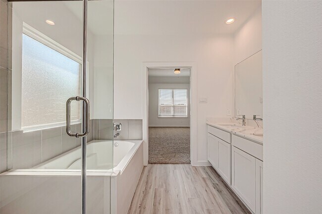 Building Photo - 3264 Voda Bnd Dr