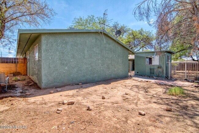 Building Photo - 5657 E 28th St