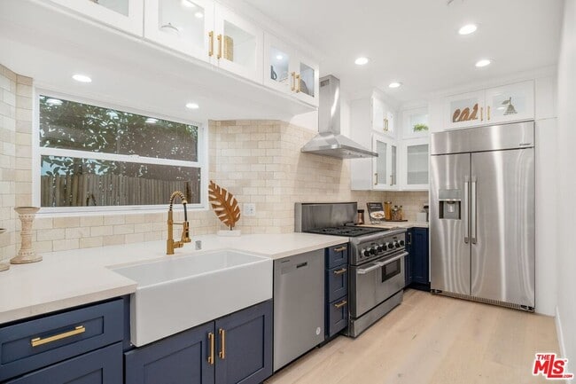 Building Photo - 157 Hart Ave