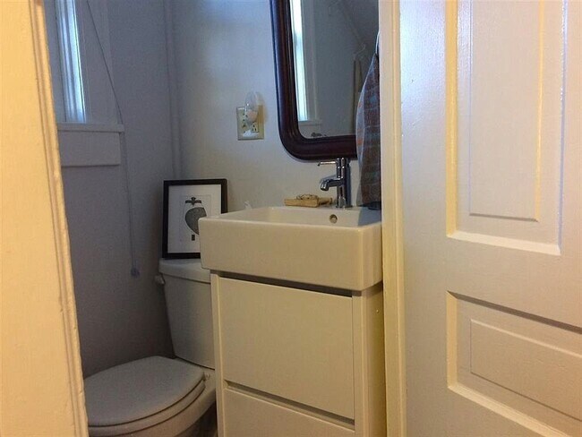 Building Photo - 211 East St