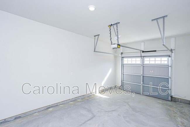 Building Photo - 603 Purteview Pl