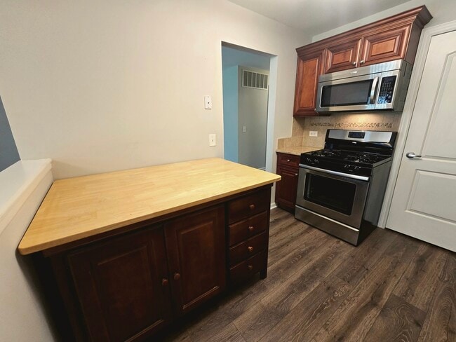 Building Photo - 349 Newgate Ct