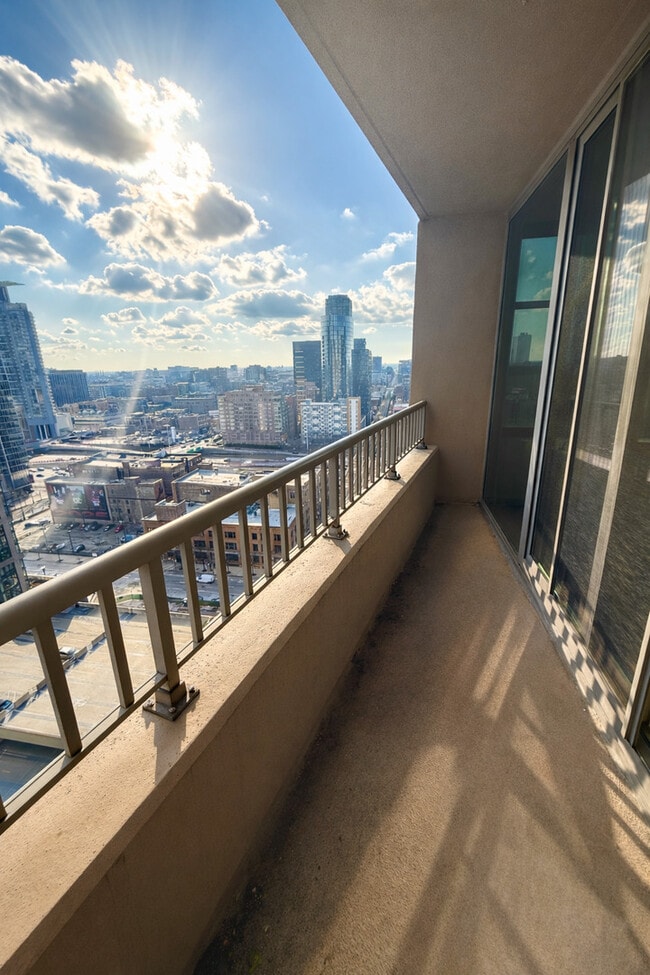 Building Photo - 200 N Jefferson St