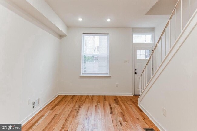 Building Photo - 1642 Olive St