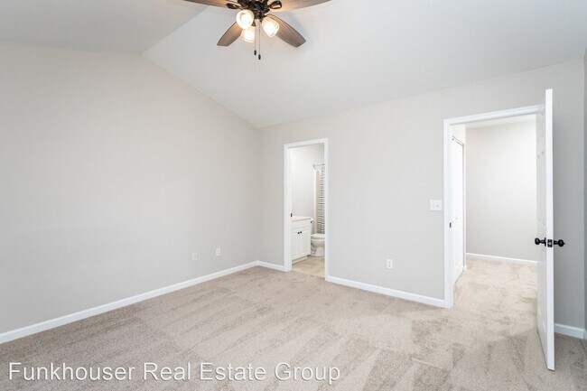 Building Photo - 2 br, 2.5 bath House - 835 Camelot Lane