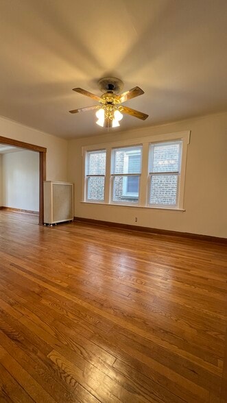 Dining room - 3354 N Springfield Ave