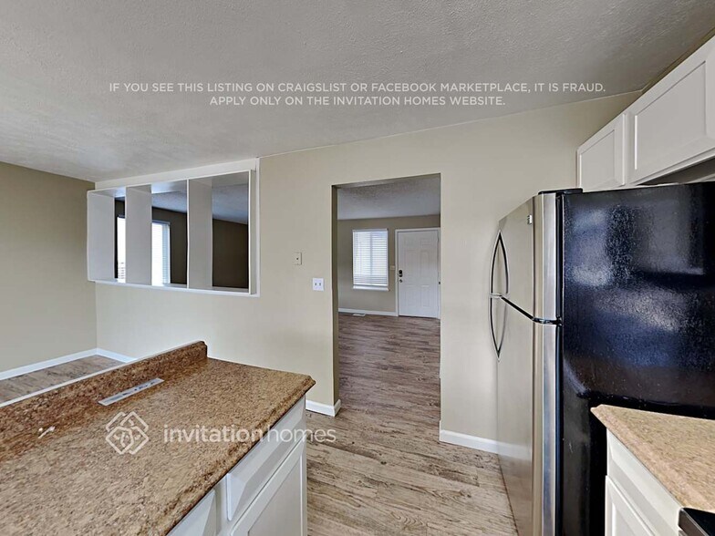 Building Photo - 16372 E Brown Dr