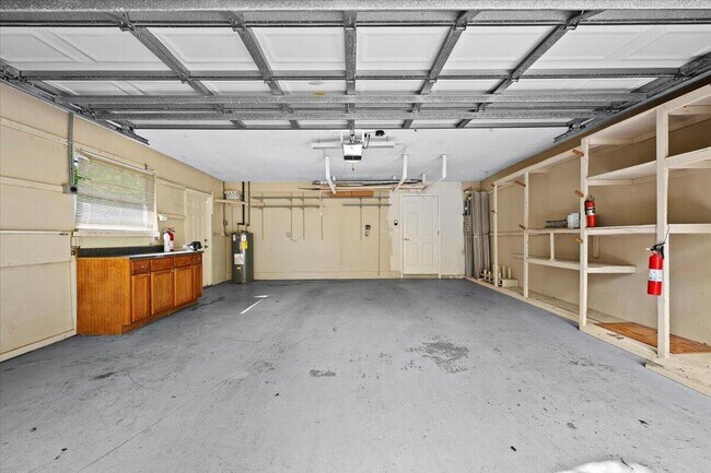 Building Photo - 12831 Shore Dr