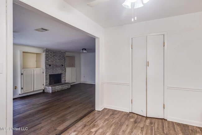 Building Photo - 1889 Greater Ave