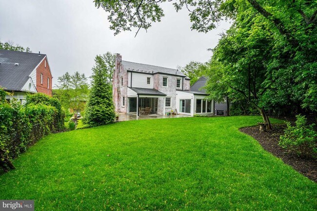 Building Photo - 5724 27th St NW