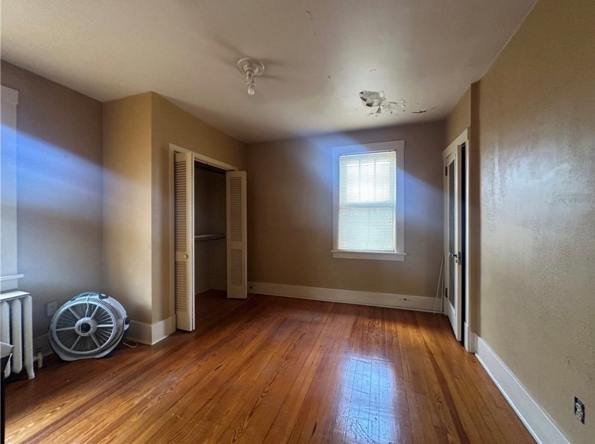 Building Photo - 3415 Parkview Ave
