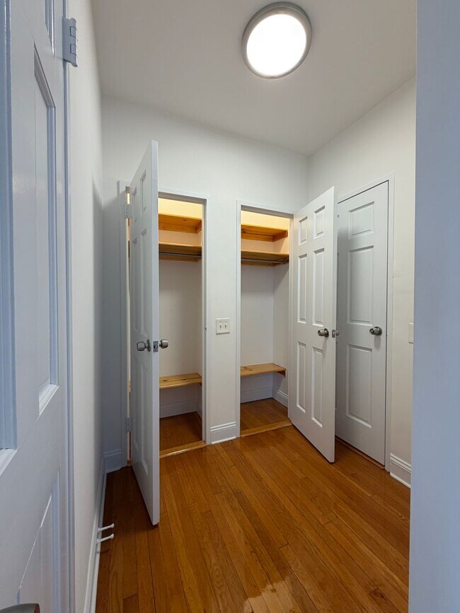 Building Photo - Beautiful 3 bed 3 bath Apartment designed by Lead Architect Steward Wagner and Alfred Fellheimer ...