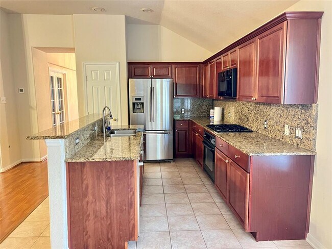 Building Photo - 42 W Foxbriar Forest Cir