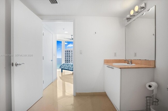 Building Photo - 16699 Collins Ave