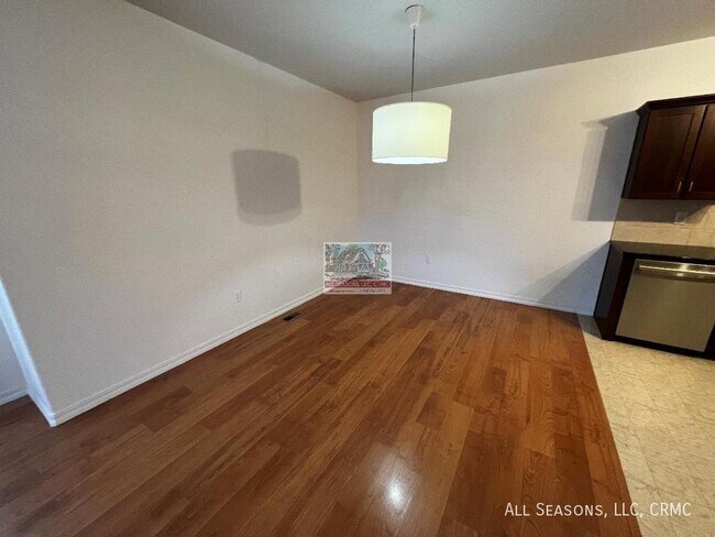 Building Photo - 1550 Little Bear Creek Point #102