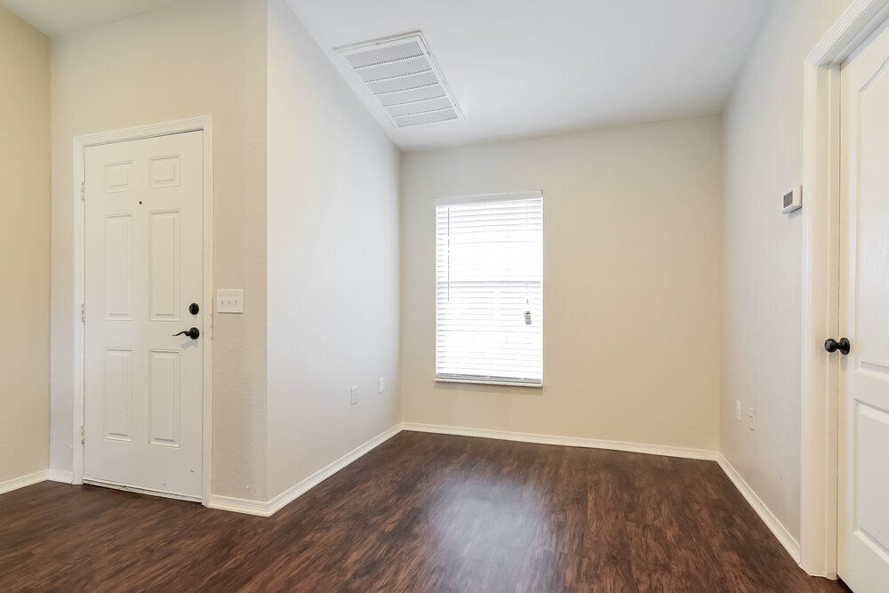 Building Photo - 2146 Mirasol Dr
