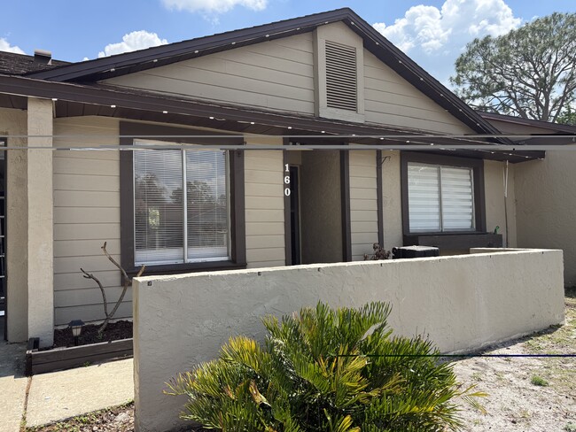 Building Photo - 160 Clear Lake Cir