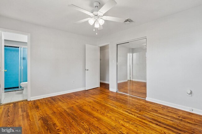 Building Photo - 3001 Fairhill Ct