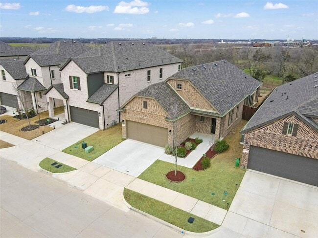 Building Photo - 713 Caroline Dr