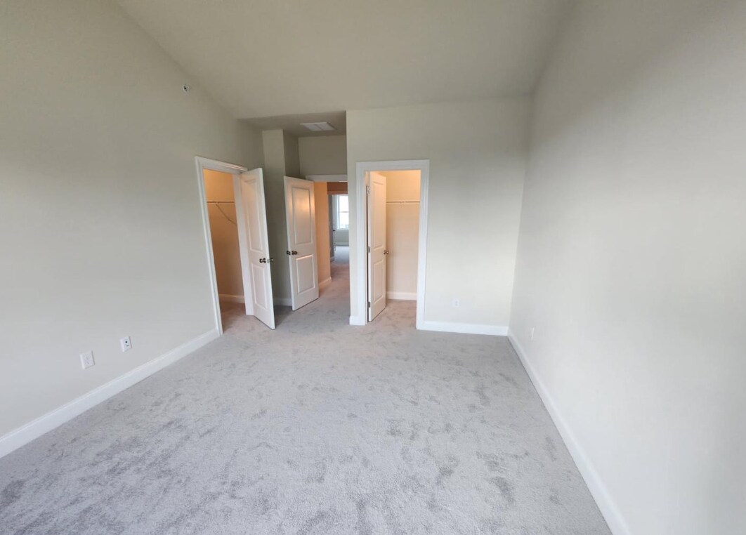 Building Photo - 328 Foxtail Ln