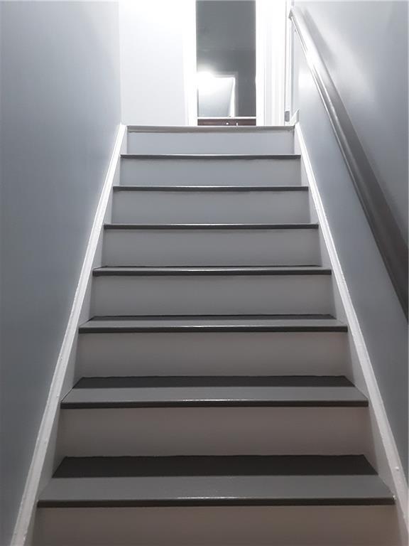 Building Photo - 6900 Roswell Rd