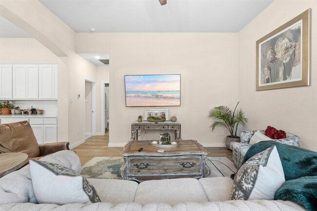 Building Photo - 127 Lukewood Cir