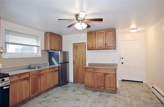 Building Photo - 201 Bennett Ave