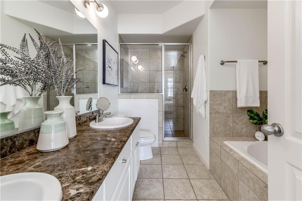 Building Photo - 1115 Kinney Ave