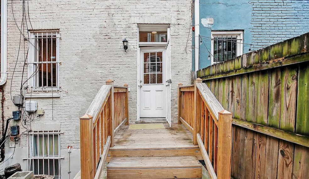 Building Photo - 1610 4th St NW