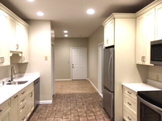 Building Photo - 24 Chilton St