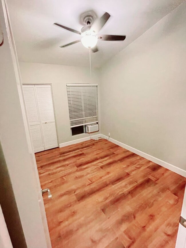 Building Photo - Conveniently Located Single Level Soda Cre...