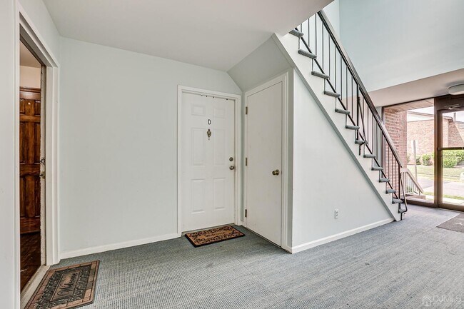 Building Photo - 135 Beverly Hl Ter