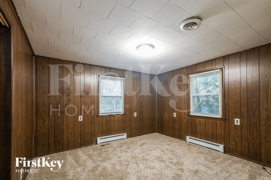 Building Photo - 7702 E 46th St