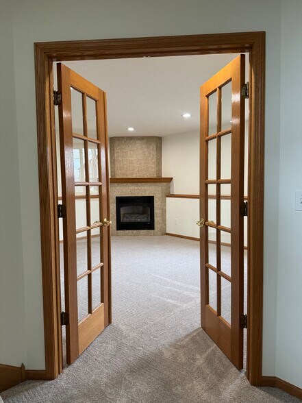 Building Photo - 18699 Dylan Dr