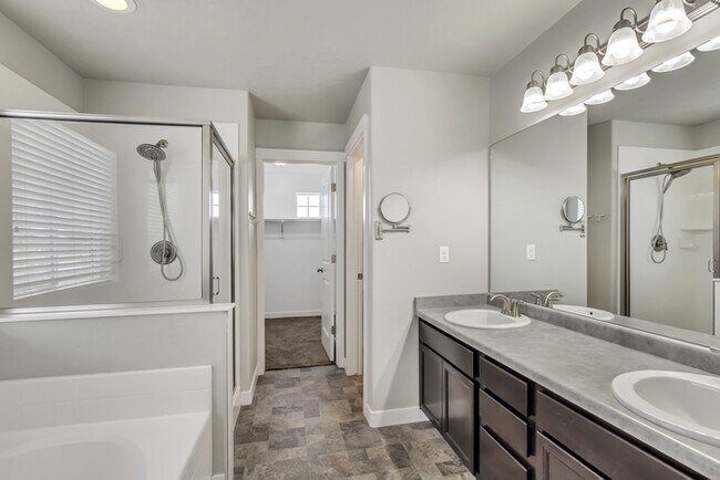 Building Photo - 258 W Willow Creek Dr
