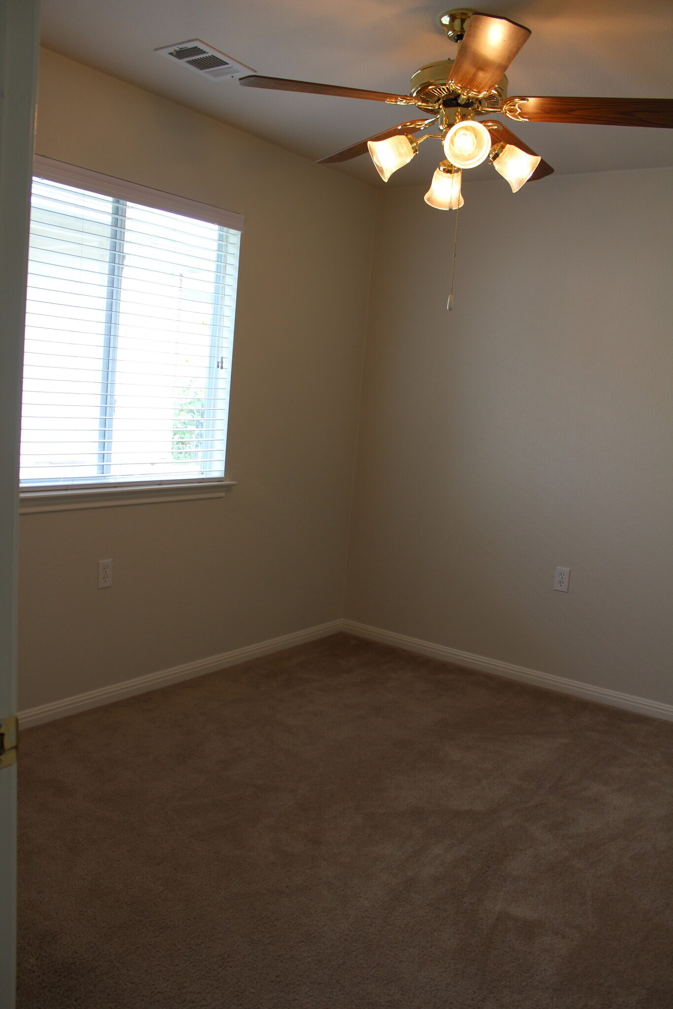 Third bedroom - 5605 Bentsen Ln