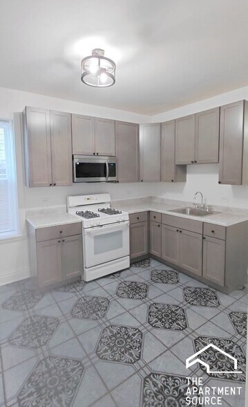 Building Photo - 1741 N Central Park Ave