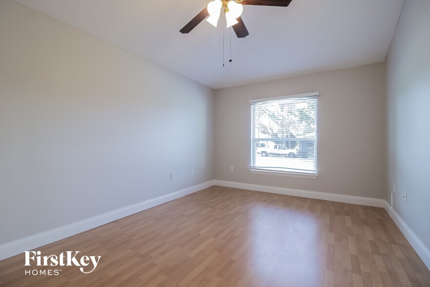 Building Photo - 6633 Emil Ave