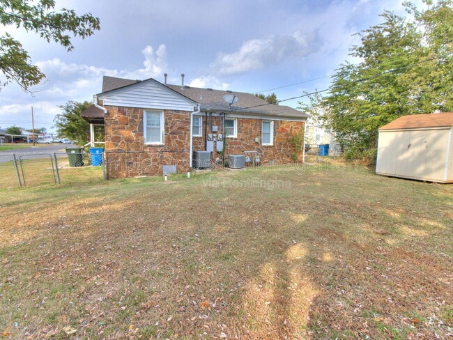 Building Photo - 402 Babb Dr