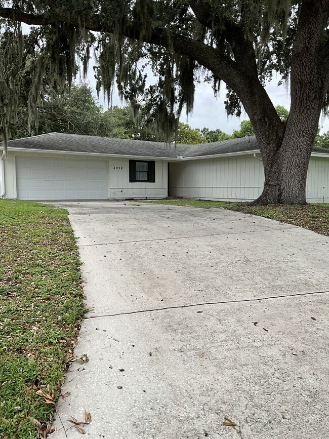 Building Photo - 3 bedroom 2 bath Single Family Home with N...