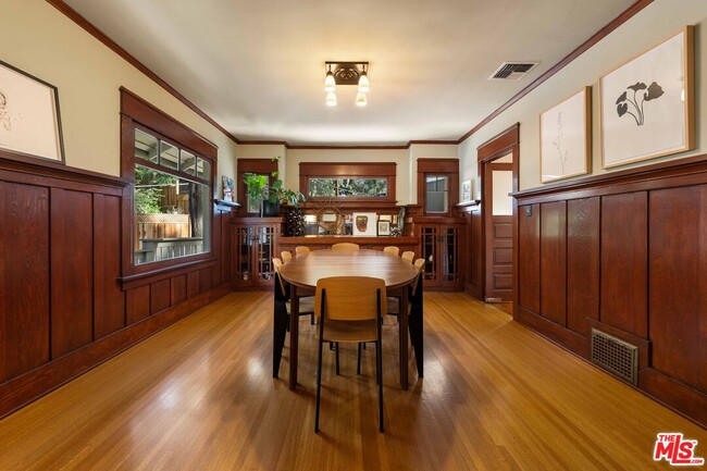 Building Photo - 8050 Jovenita Canyon Dr