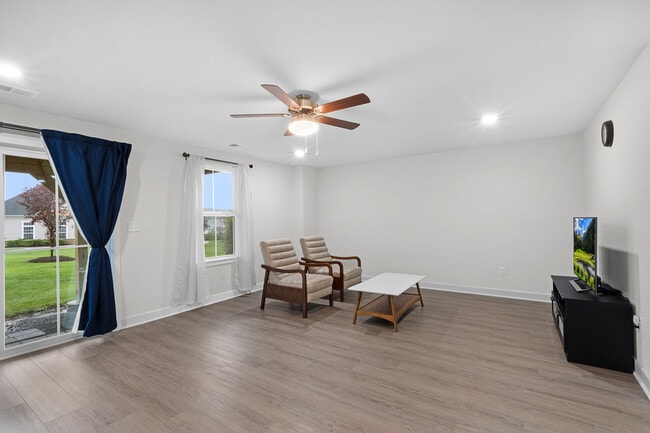 Building Photo - 76 Swackhammer Way