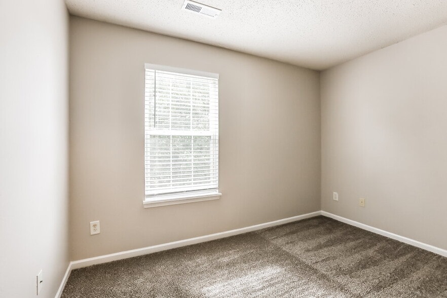Building Photo - 8010 Whitaker Valley Blvd