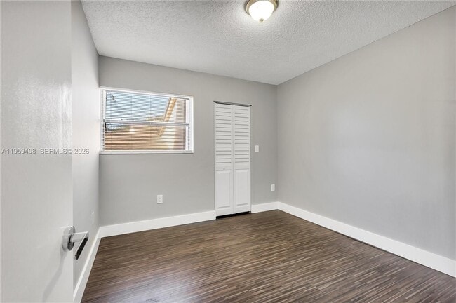 Building Photo - 10639 SW 113th Pl