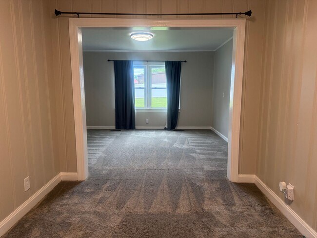Building Photo - Charming 3-Bedroom Home in the Heart of Mu...