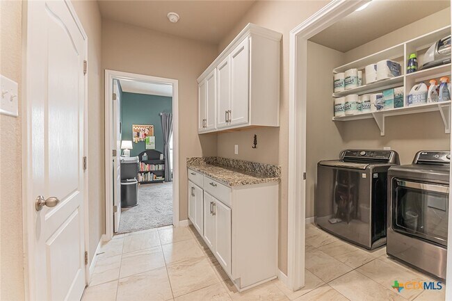Building Photo - 3212 Trinity Dr